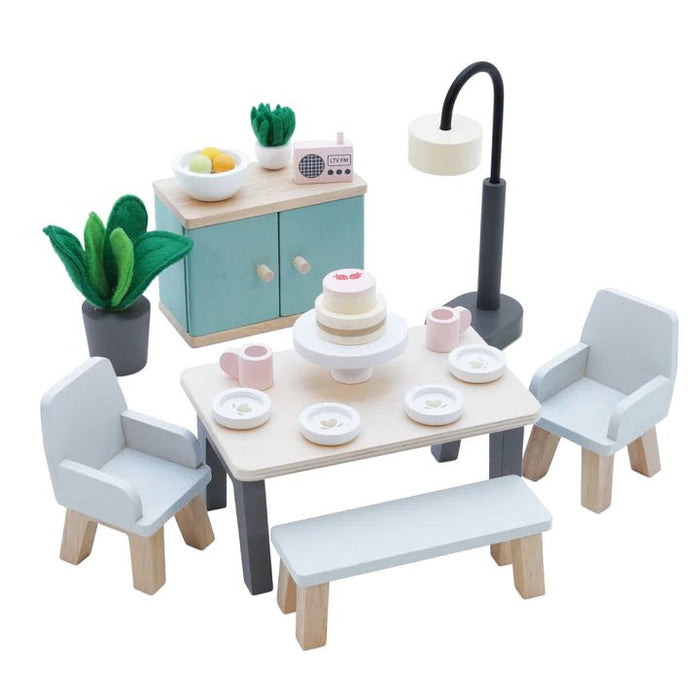 Daisylane Dining Room - Safari Ltd®