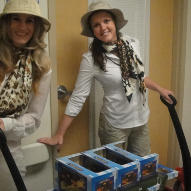 Safari Ltd Visits Miami Children's Hospital - Safari Ltd®