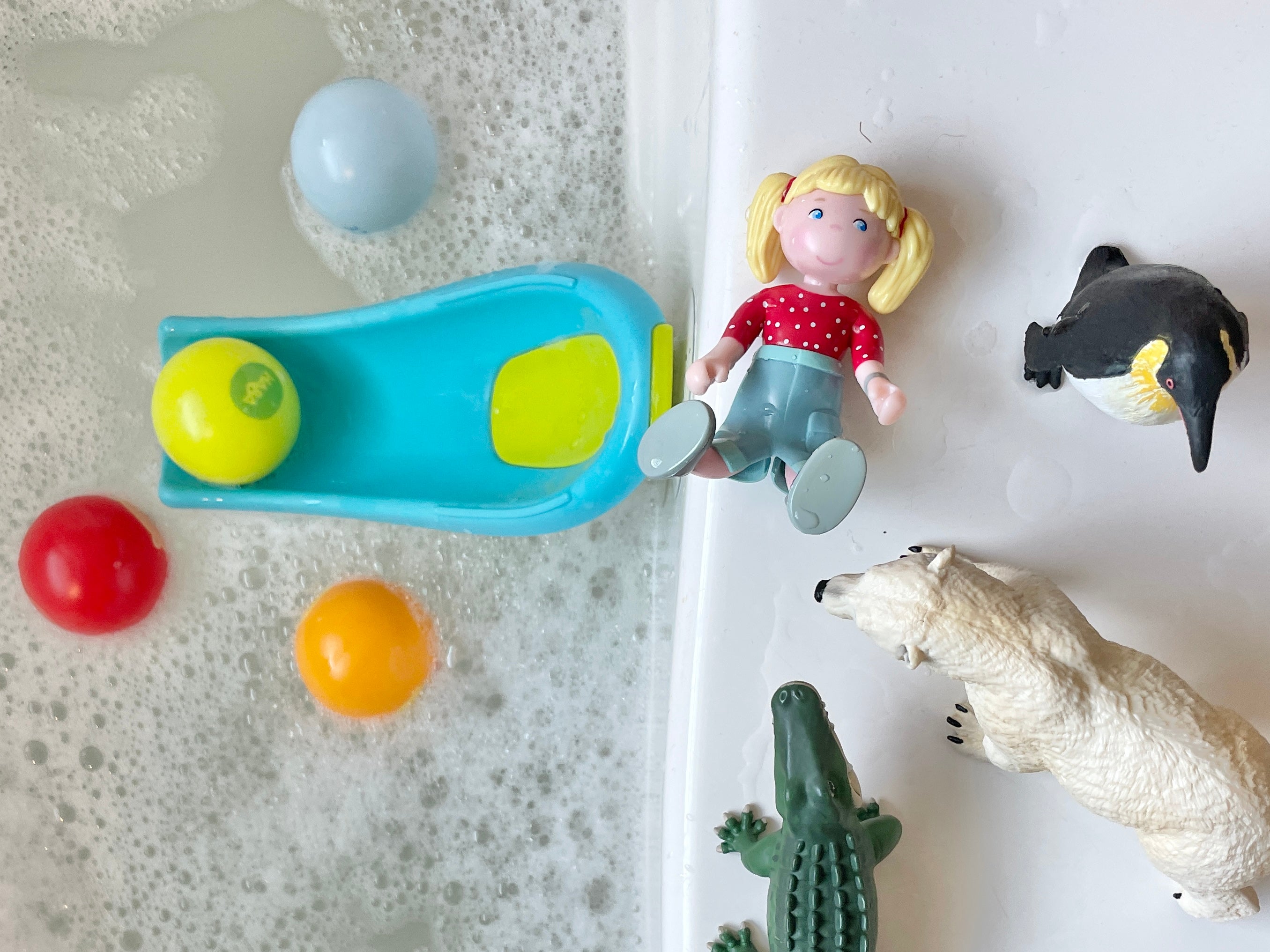 How to Clean Bath Toys: Tips & Tricks Parents Will Love | Safari Ltd How to Clean Bath Toys: Tips & Tricks Parents Will Love | Safari Ltd