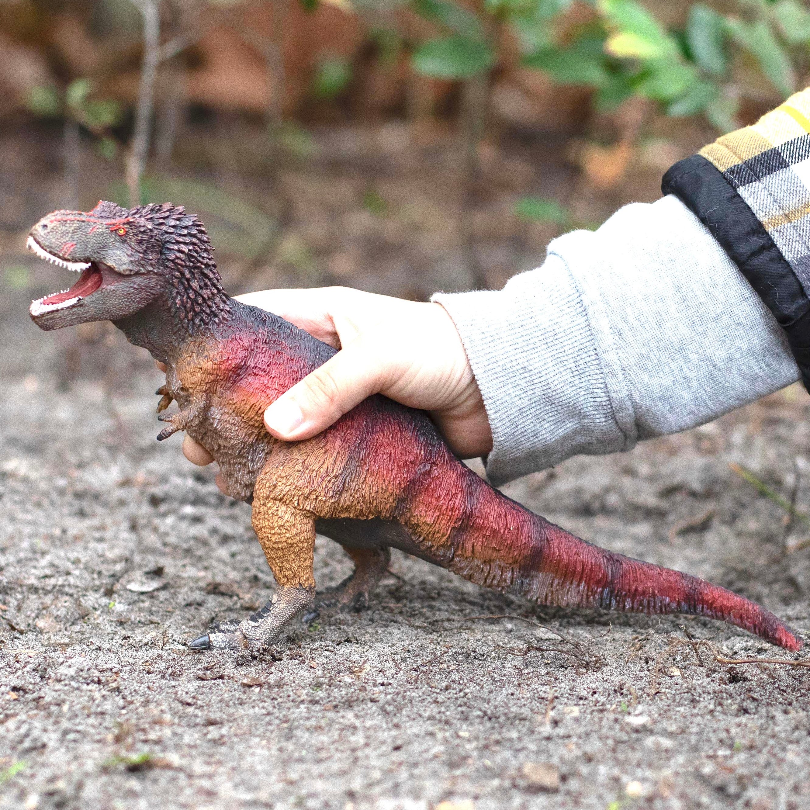 9 Ways to Make the Best Dinosaur Themed Birthday Party Using Safari Figurines