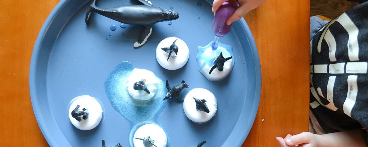 A Penguins Toob Craft: DIY Fizzing Icebergs - Safari Ltd®