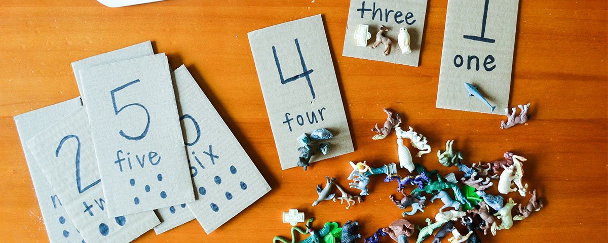 Good Luck Minis Series: Two Easy Counting Activities for Toddlers - Safari Ltd®