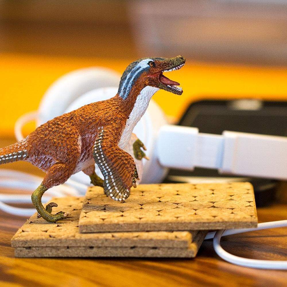 Feathered Velociraptor Toy | Dinosaur Toys | Safari Ltd®