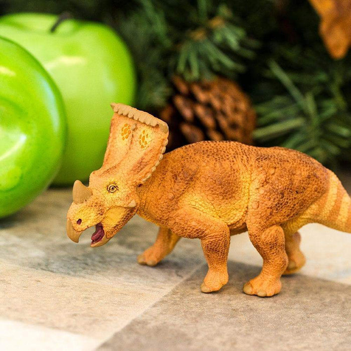 Vagaceratops Toy | Dinosaur Toys | Safari Ltd®