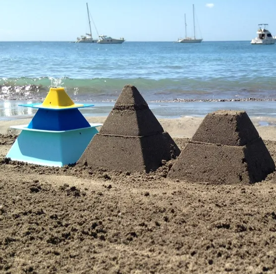 Quut Pira - 3-Layered Sand Pyramid Builder | Outdoor Toys | Safari Ltd®