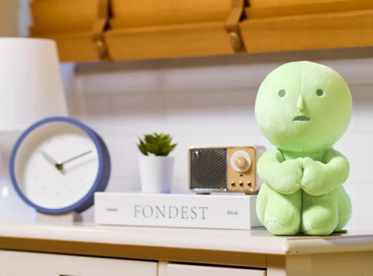 SMISKI Plush - Hugging Knees |  | Safari Ltd®