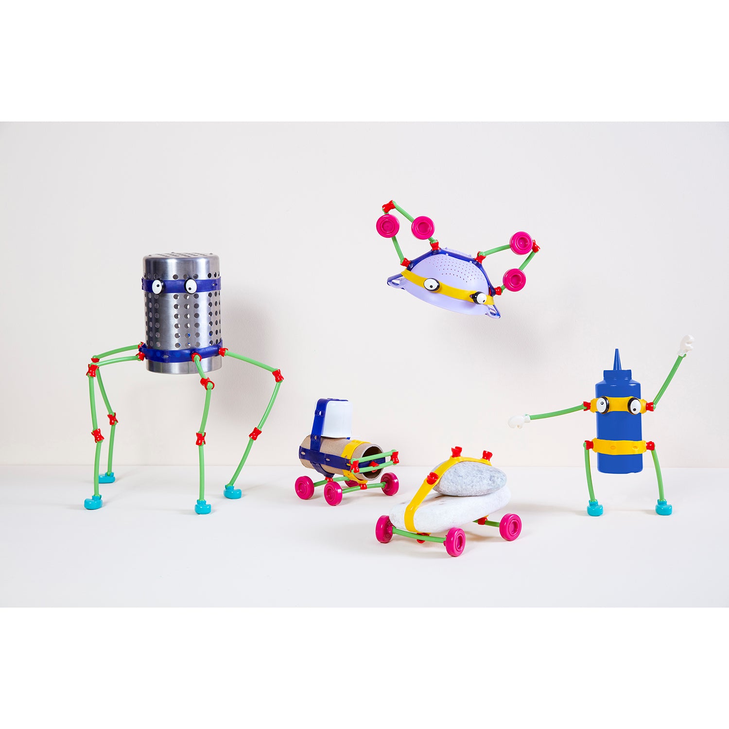 Oddy Green Skills Event Kit | Safari Ltd®