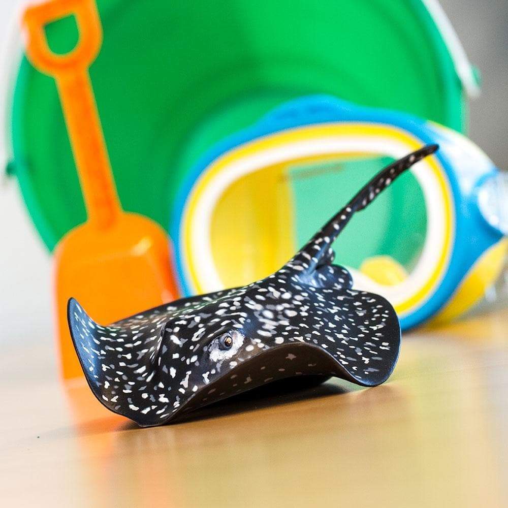Marble Ray Toy | Safari Ltd®