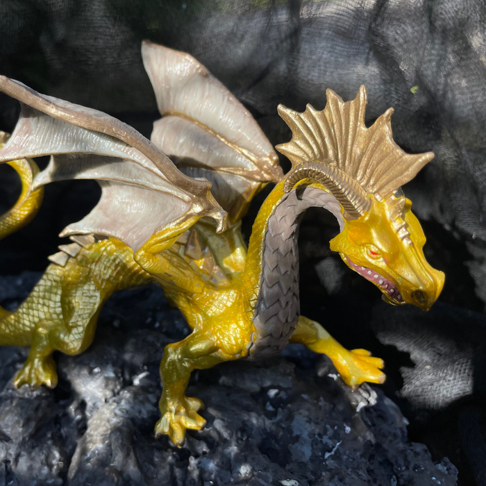 Golden Dragon Toy | Dragon Toys | Safari Ltd®