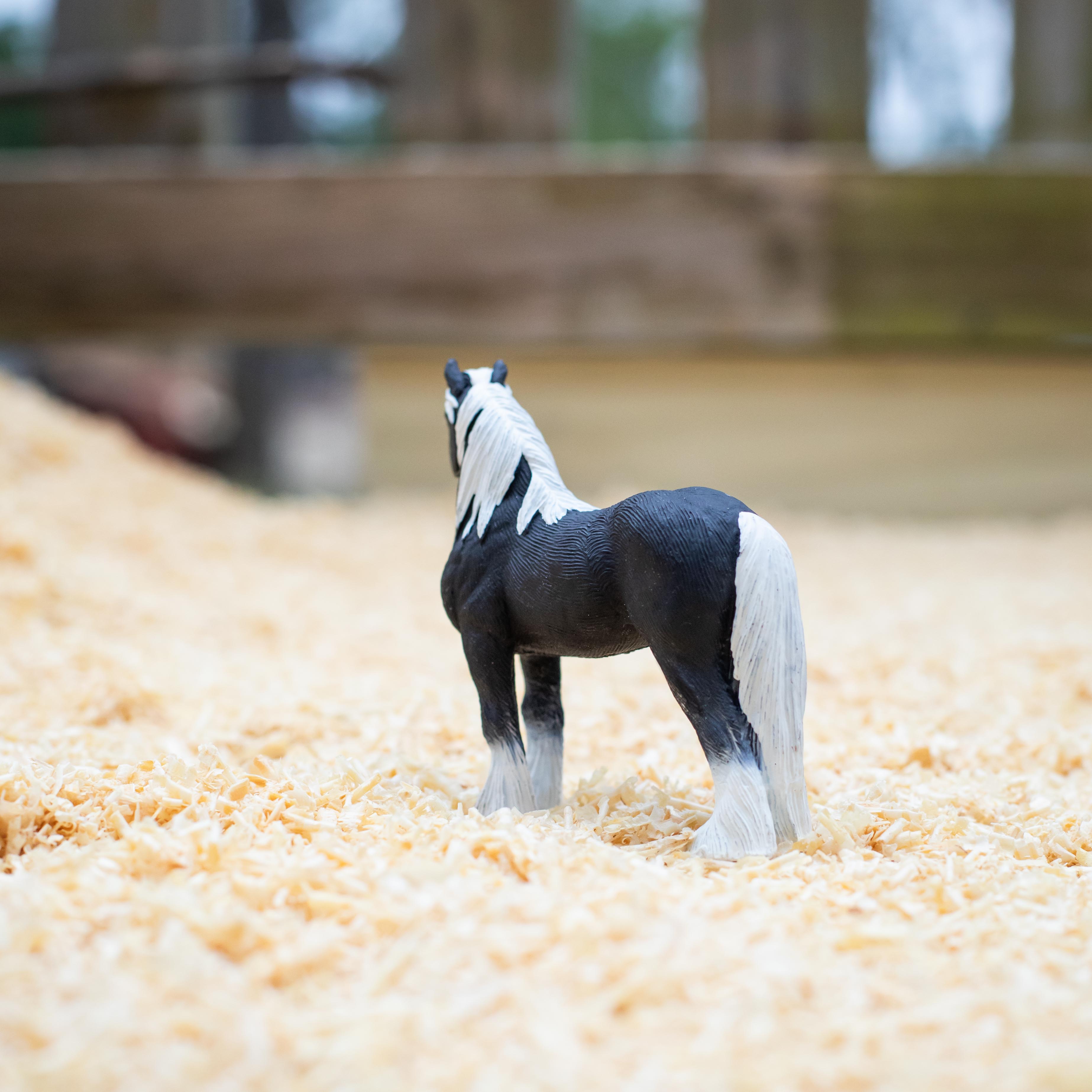 Gypsy Vanner Stallion Toy | Safari Ltd®