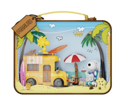 Snoopy's Suitcase |  | Safari Ltd®
