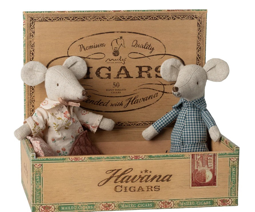 Maileg Grandma and Grandpa Mice in Cigarbox by Maileg feature two fabric mice dressed as grandparents, nestled inside a decorative vintage-style cigar box—an ideal addition to any Maileg collection.