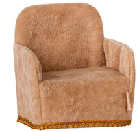 The Maileg Folding Chair, Mouse - Powder by Maileg is a comfy, stylish seat perfectly sized for any Maileg Mouse, featuring soft powder-pink fabric and a foldable design.