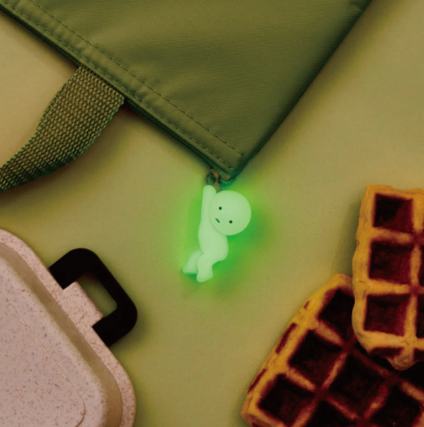 Smiski Zipperbite - Hanging On |  | Safari Ltd®