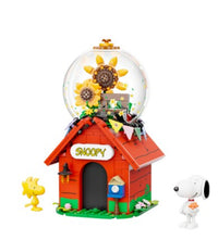 Red House |  | Safari Ltd®