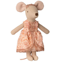 The Maileg Princess And The Pea, Big Sister Mouse by Maileg wears a pink patterned dress and headband, features large round ears and a stitched nose, and is ready for a Princess and the Pea adventure.