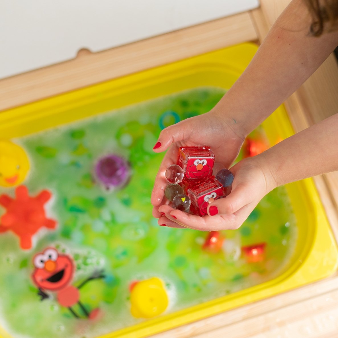 Glo Pals Elmo Light Up Cubes | Safari Ltd®