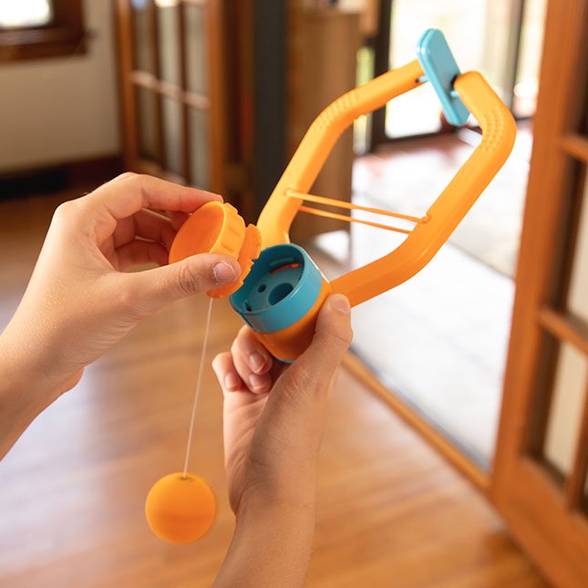 Fat Brain Toys Door Pong - Safari Ltd®