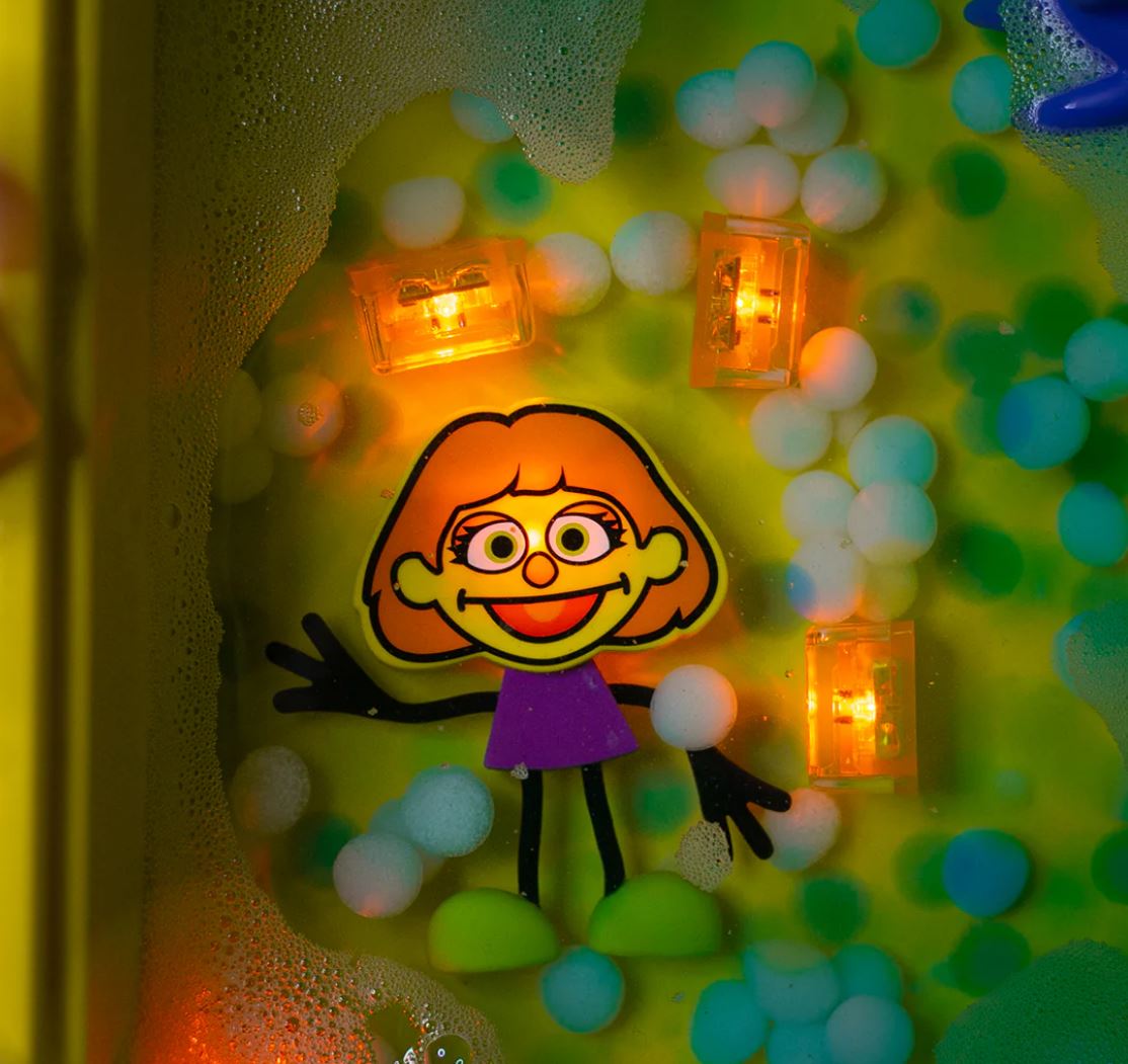 Glo Pals x セサミストリート ジュリア 水活性化バストイ 再利用可能なライトアップキューブ6個付き 感覚プレイ用 Glo 並行輸入品 Julia - Sesame Street Glo Pal | Safari Ltd®