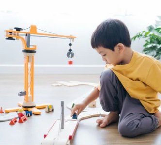 Plan Toys Crane Set - Safari Ltd®