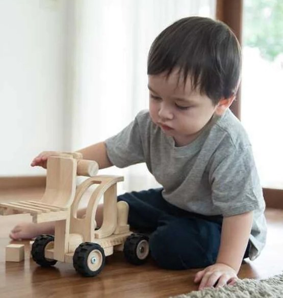 Plan Toys Forklift - Safari Ltd®