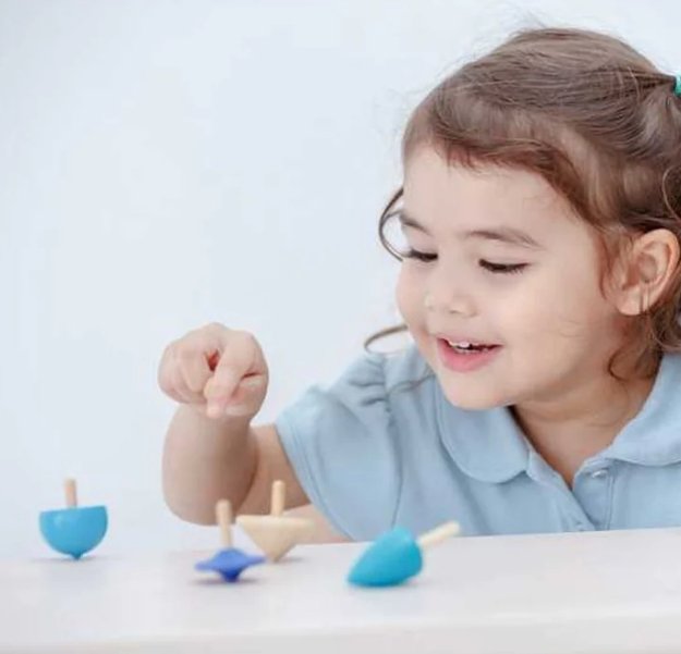 PlanToys Spinning Tops Educational Toys Safari Ltd®