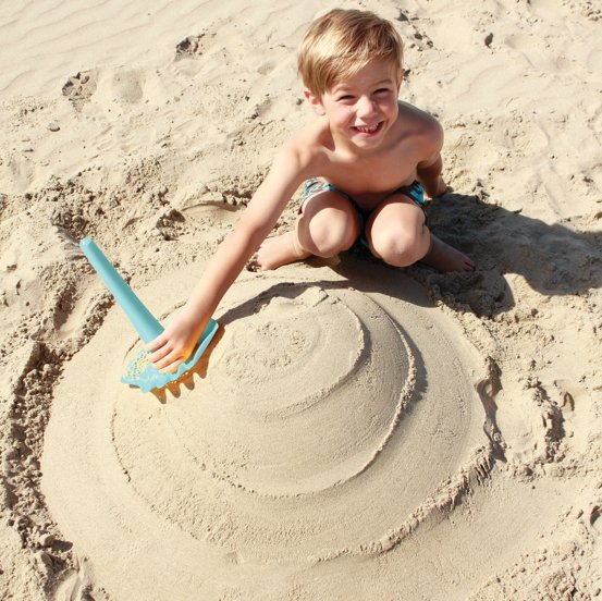 Quut Triplet Kids Shovel Rake Sifter Lagoon