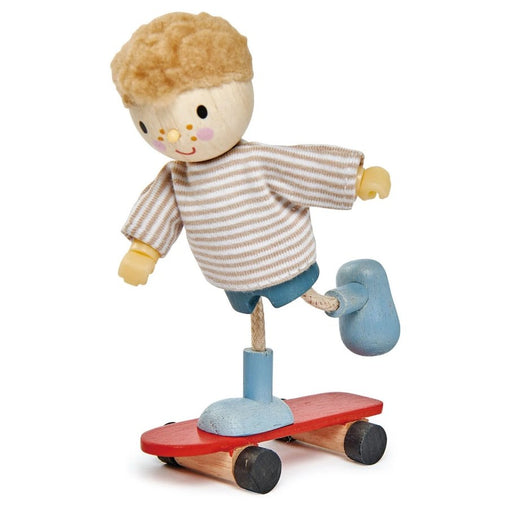 Tender Leaf Toys Edward and his skateboard - Safari Ltd®
