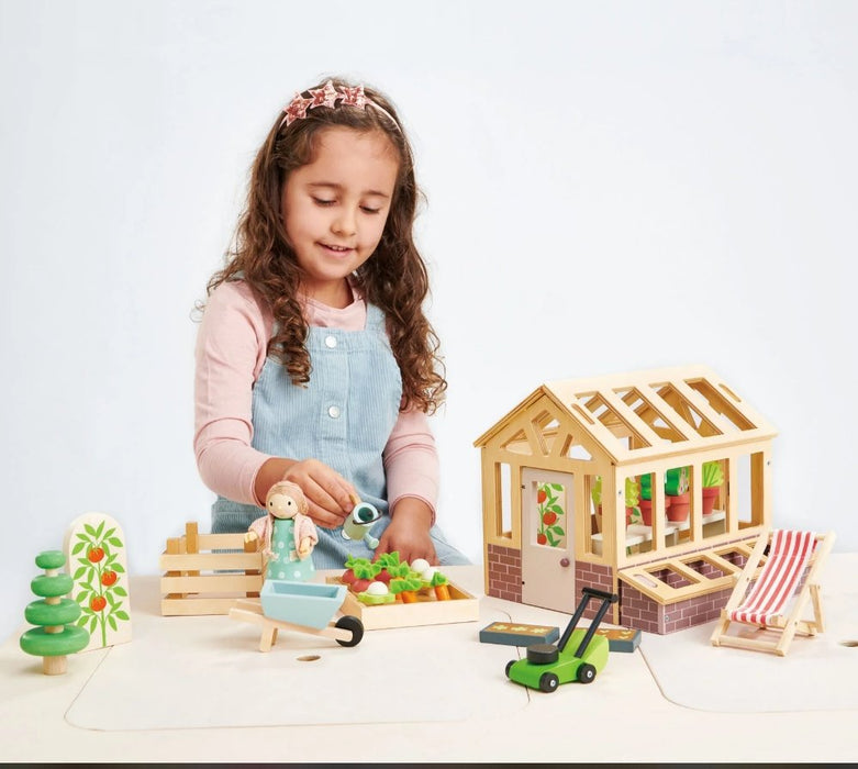 Tender Leaf Toys Greenhouse and Garden Set - Safari Ltd®