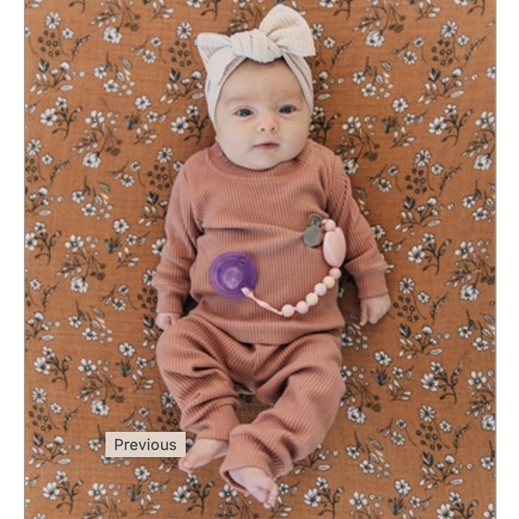 "Where's the Pacifier?" Clip - Blush Heart - Safari Ltd®